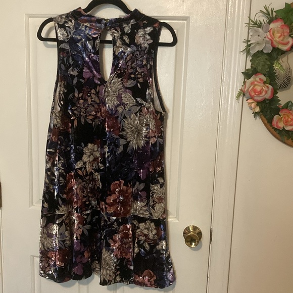 By Together Floral Mini Dress - Picture 2 of 6